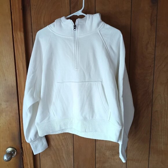 Discount Divas Tops - Discount Divas Women's White Hooded Half Zip Jacket Size S